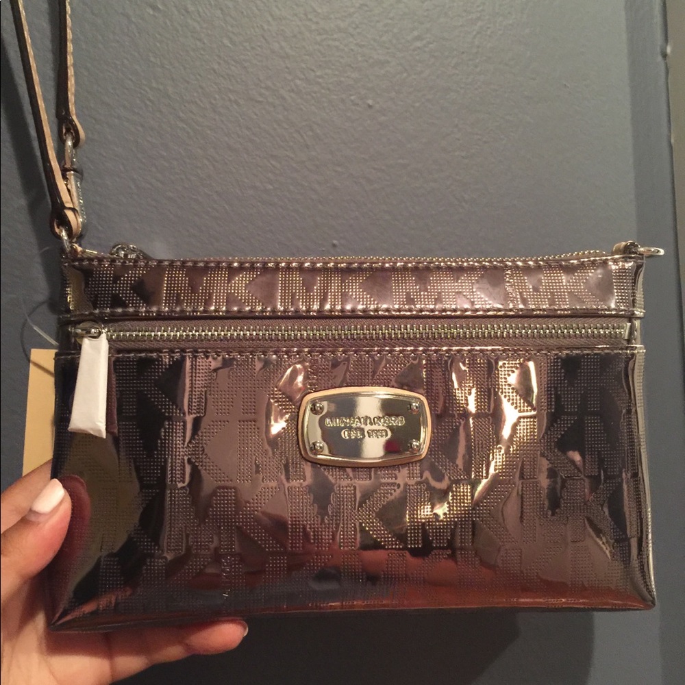 Michael Kors Nickel Lg Wristlet NWT